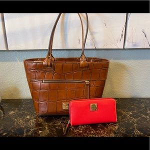 Dooney & Bourke Purse W/ Matching wallet